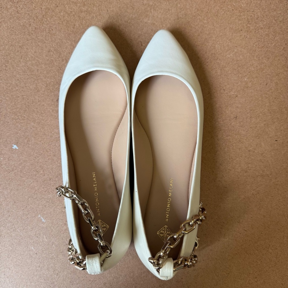 Antonio Melani Cream Pointed Toe Chain Strap Flats